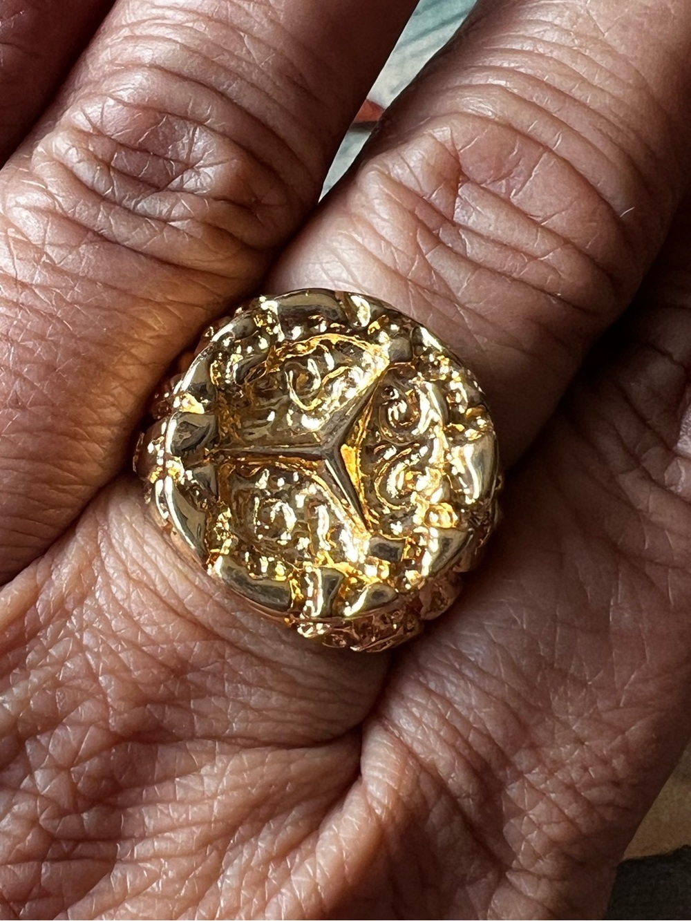 Mens Ring Size 8.5 Gold Tone Nugget Starburst Signet Ring #8513
